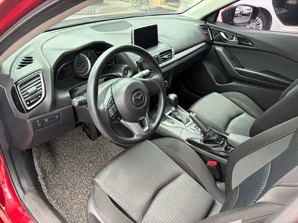 Mazda 3 Axela 2016