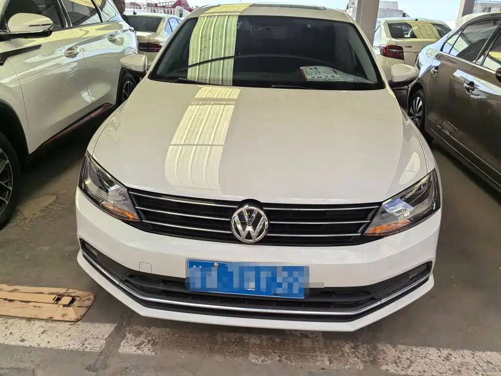 Volkswagen Sagitar 2018