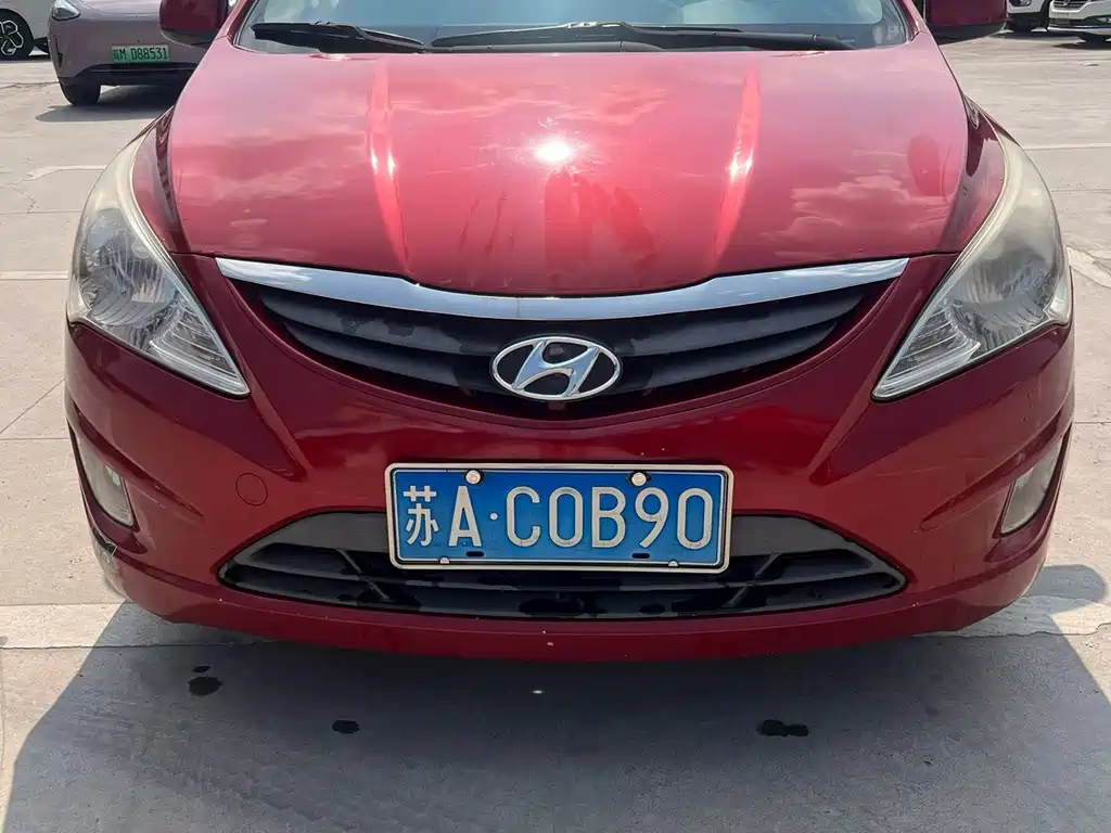 Hyundai Accent 2012