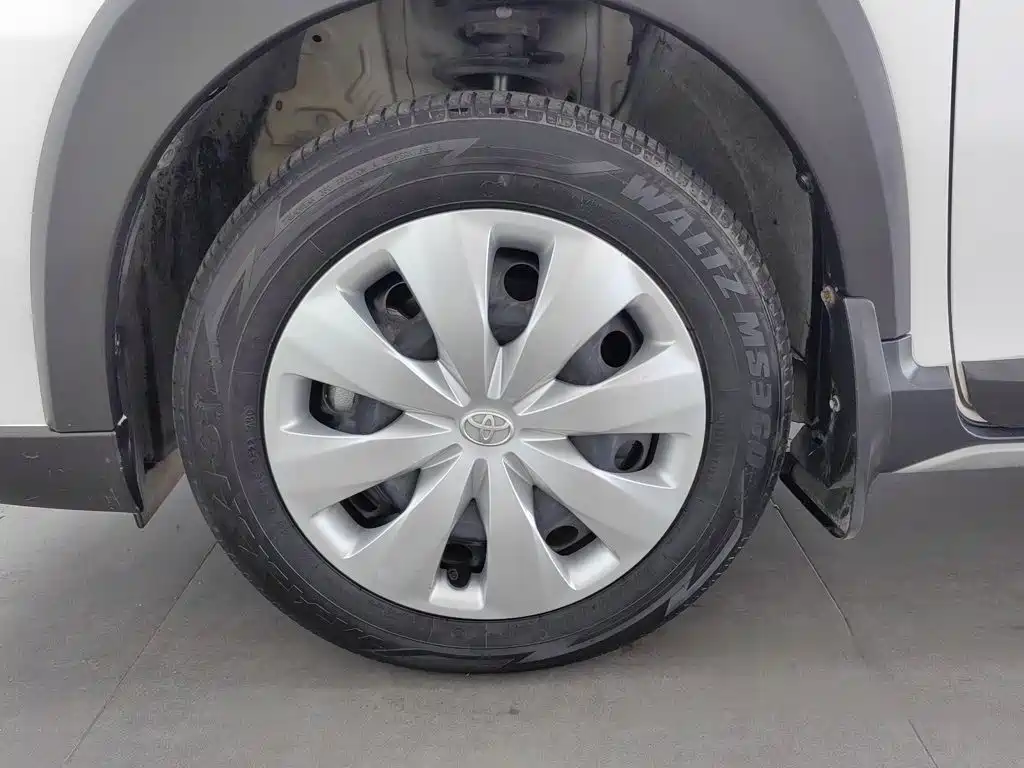 Toyota Yaris L 2022 — фото 17