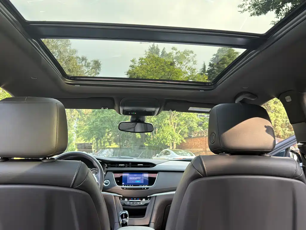 Cadillac XT5 2023 — фото 11