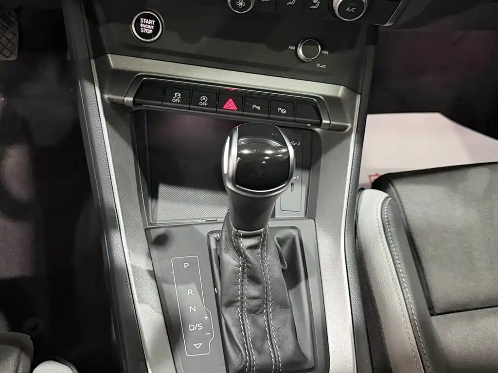 Audi Q3 2023 — фото 12