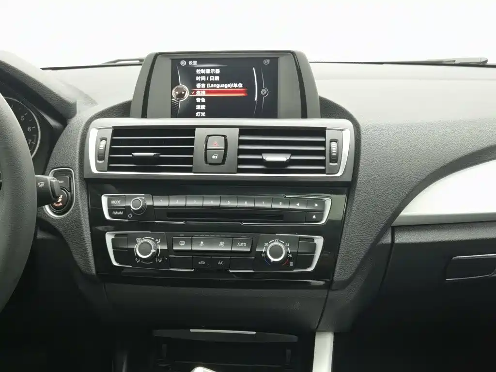 BMW 1 Series 2016 — фото 12