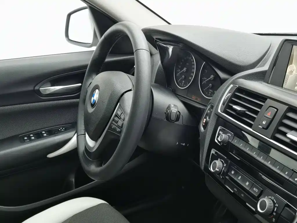 BMW 1 Series 2016 — фото 22