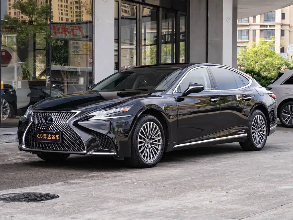 Lexus LS 2021