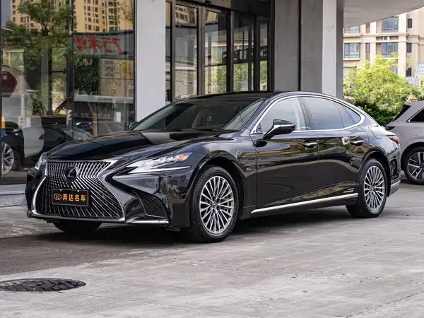 Lexus LS 2021