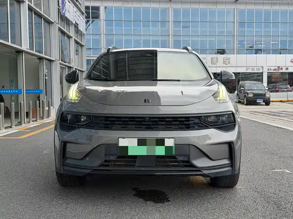Lynk & Co 01 EM-P 2021