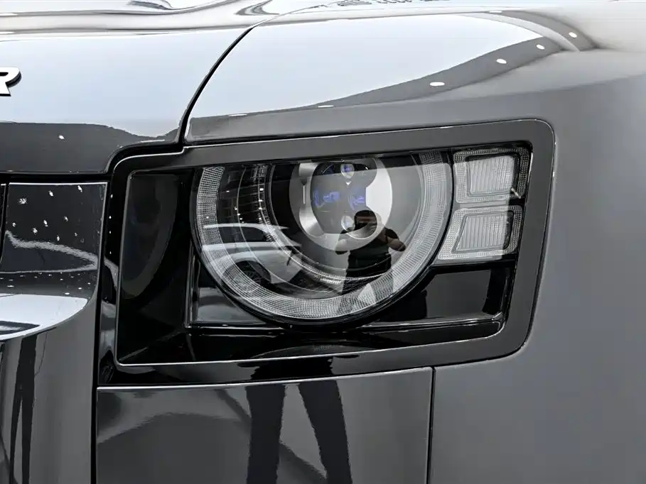 Land Rover Defender 2024 — фото 10