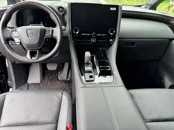 Toyota Vellfire 2025