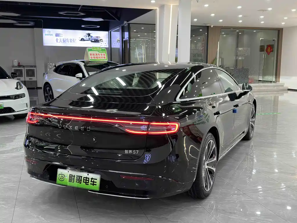 Luxeed Zhijie S7 — фото 15