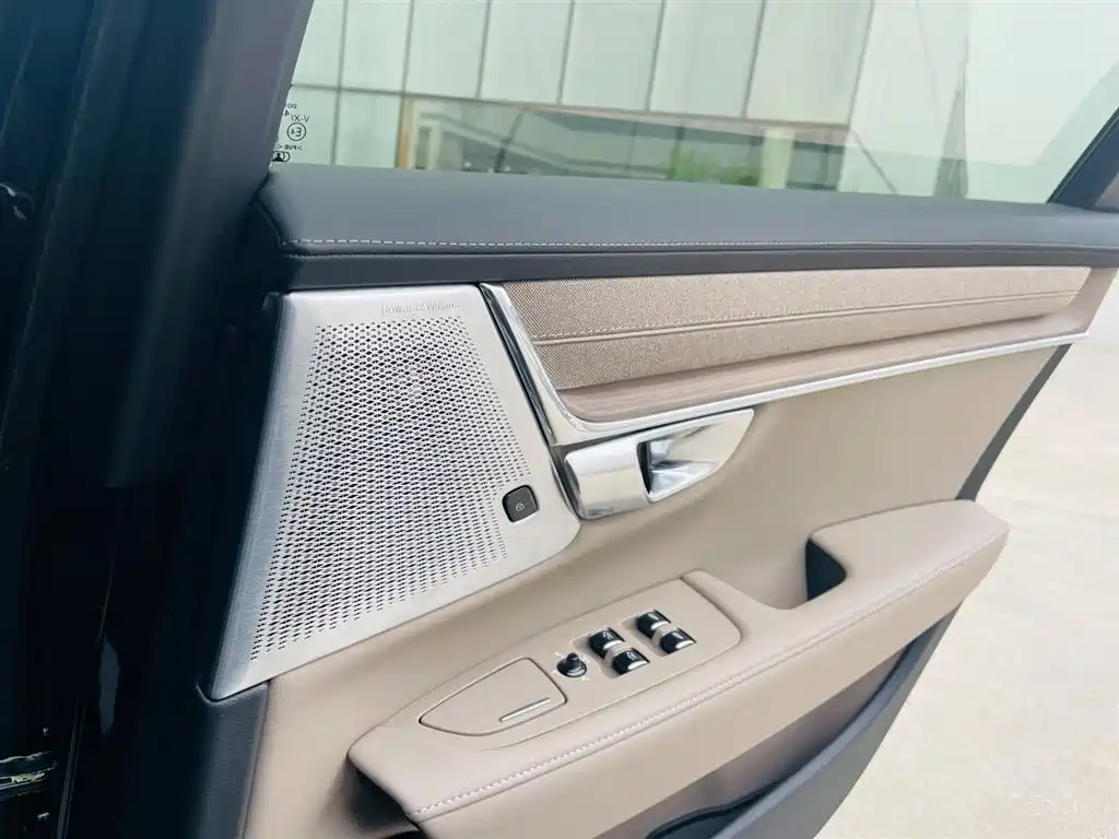 Volvo S90 PHEV 2025 — фото 17