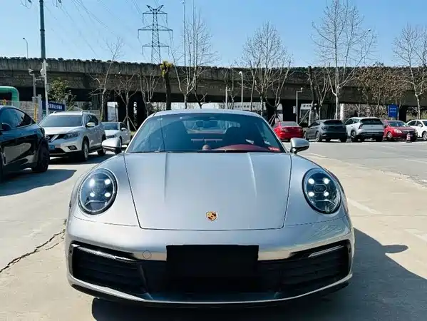 Porsche 911 2023