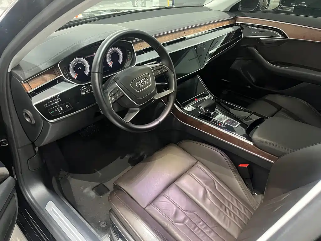 Audi A8 2018 — фото 4