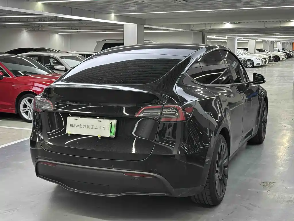 Tesla Model Y 2023 — фото 11