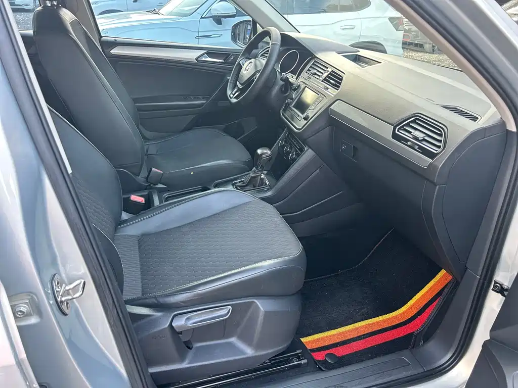 Volkswagen Tiguan L 2017 — фото 35