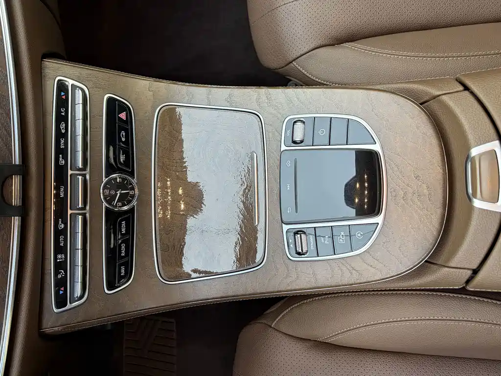 Mercedes-Benz E-Class 2020 — фото 12