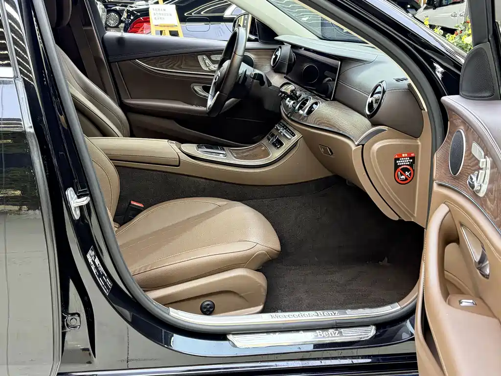Mercedes-Benz E-Class 2020 — фото 20