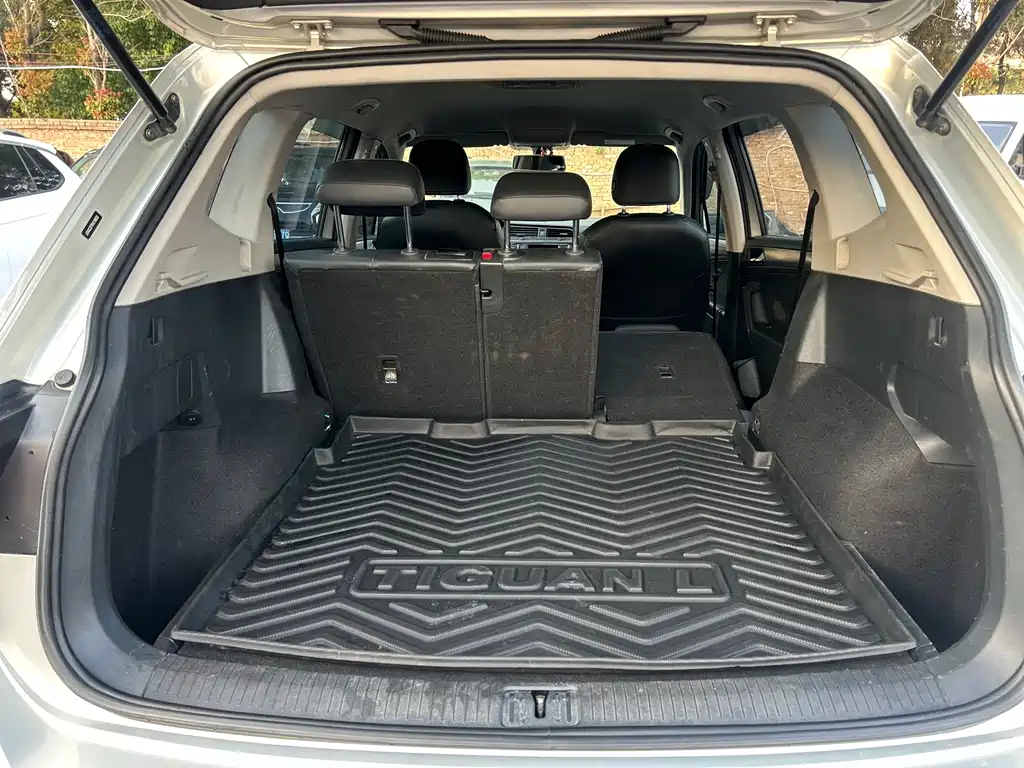 Volkswagen Tiguan L 2017 — фото 39