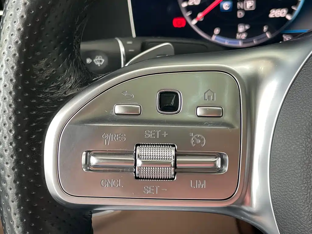Mercedes-Benz E-Class 2020 — фото 24