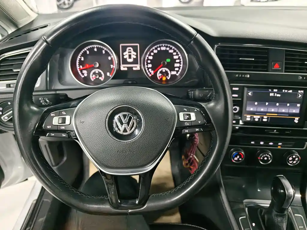 Volkswagen Golf 2018 — фото 14