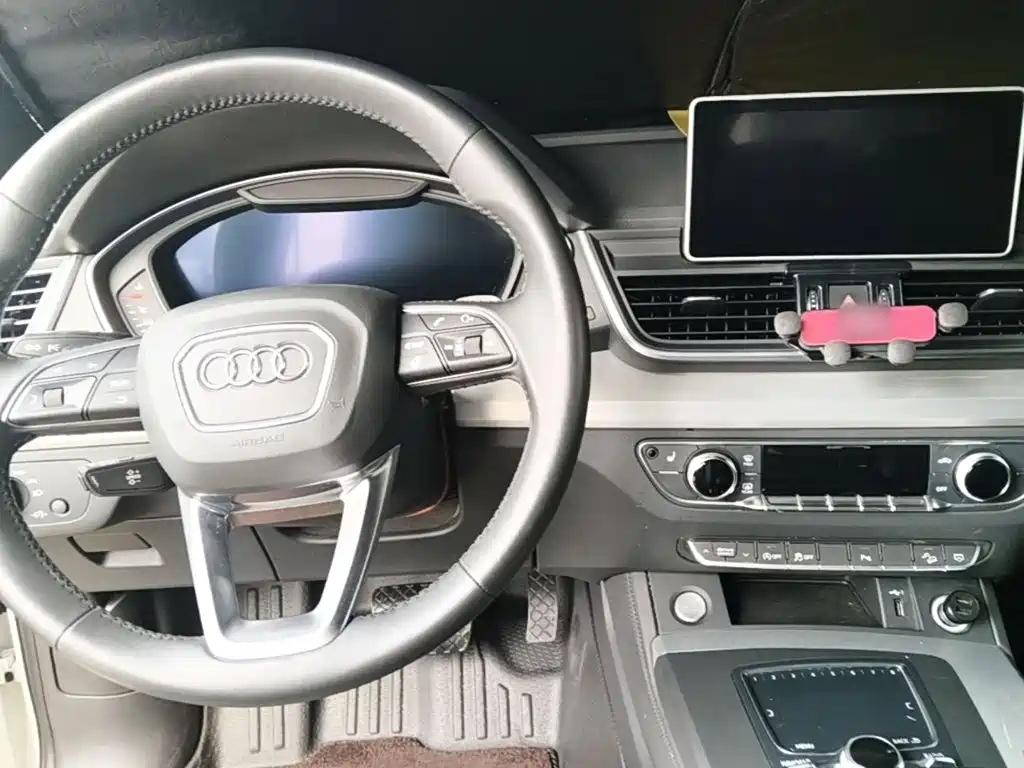 Audi Q5L 2021 — фото 16