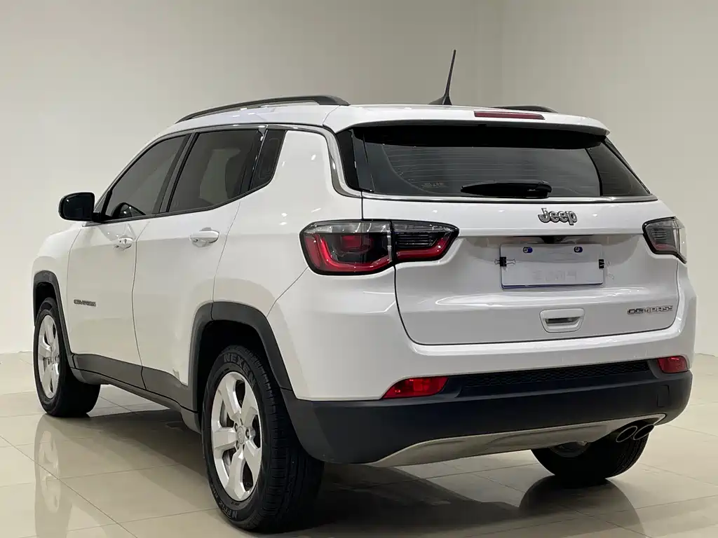 Jeep Compass 2020 — фото 8