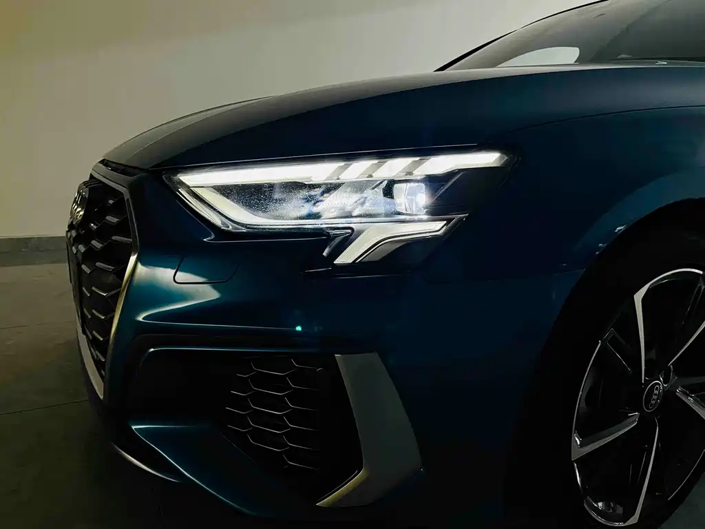 Audi A3 2023 — фото 14