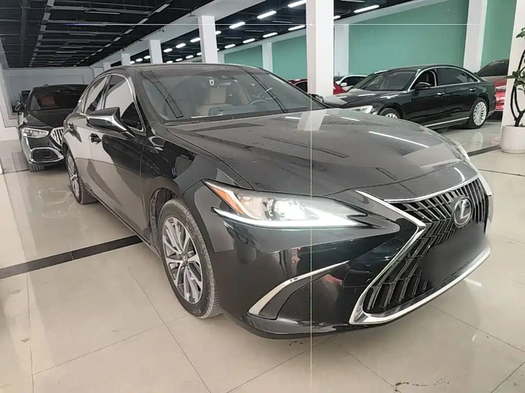 Lexus ES 2023 — фото 4