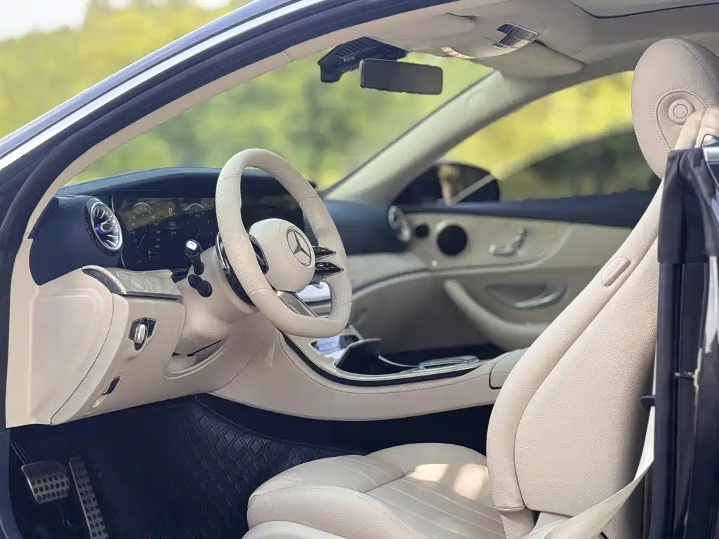 Mercedes-Benz E-Class 2023 — фото 7