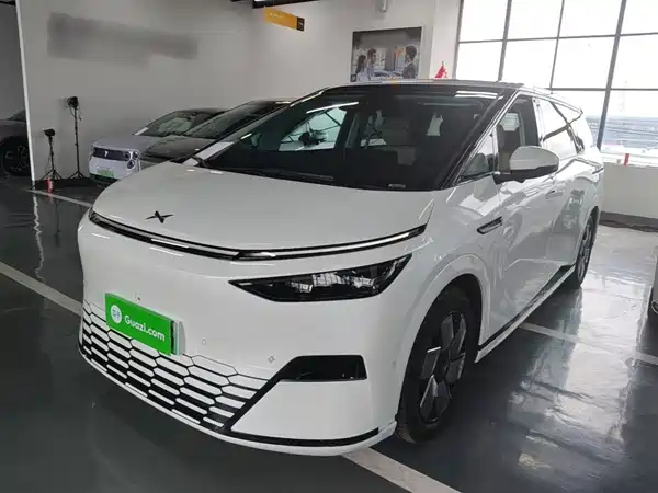 XPeng X9 2025