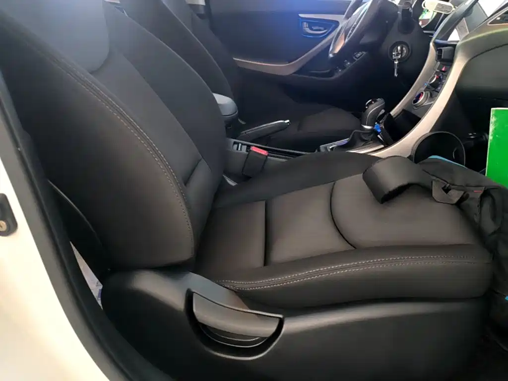 Hyundai Elantra Langdong 2018 — фото 25