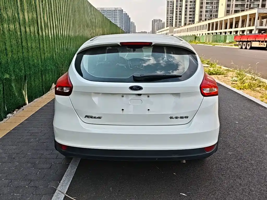 Ford Focus 2017 — фото 6