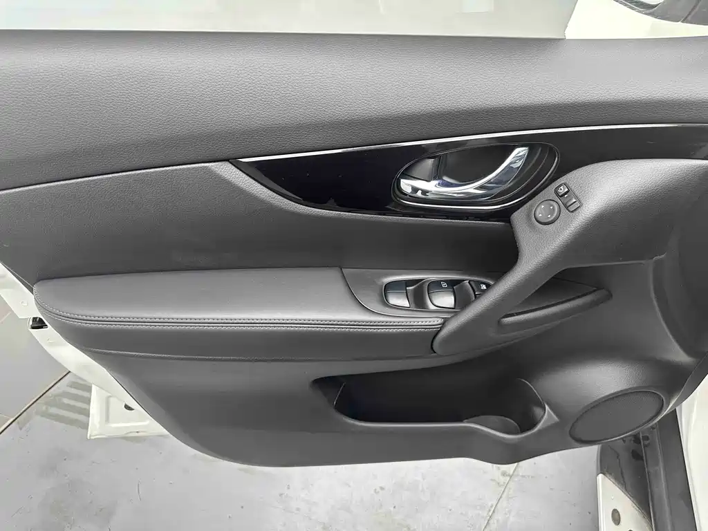 Nissan X-Trail 2023 — фото 10