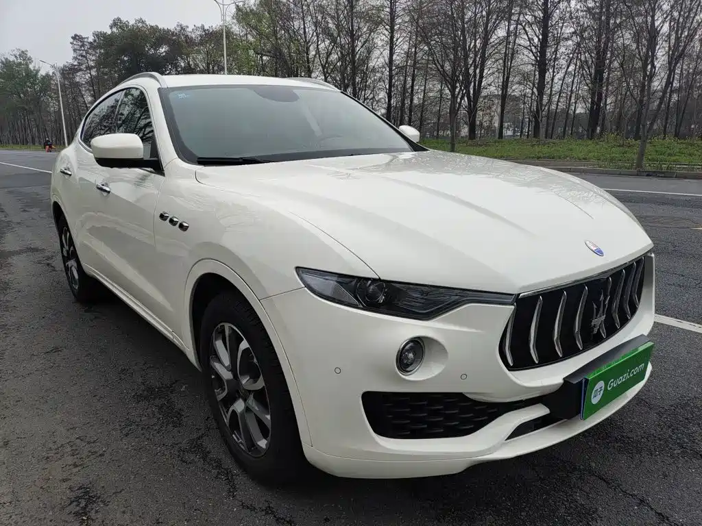 Maserati Levante 2017 — фото 23