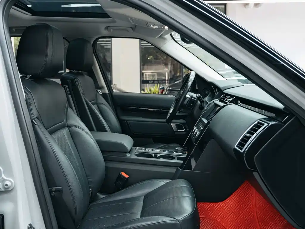 Land Rover Discovery 2019 — фото 11