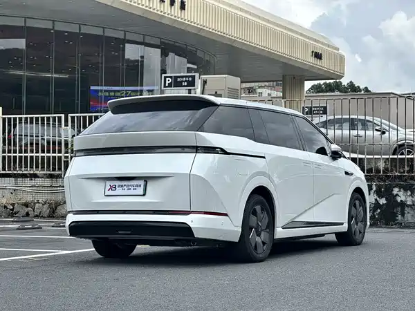 XPeng X9 2026