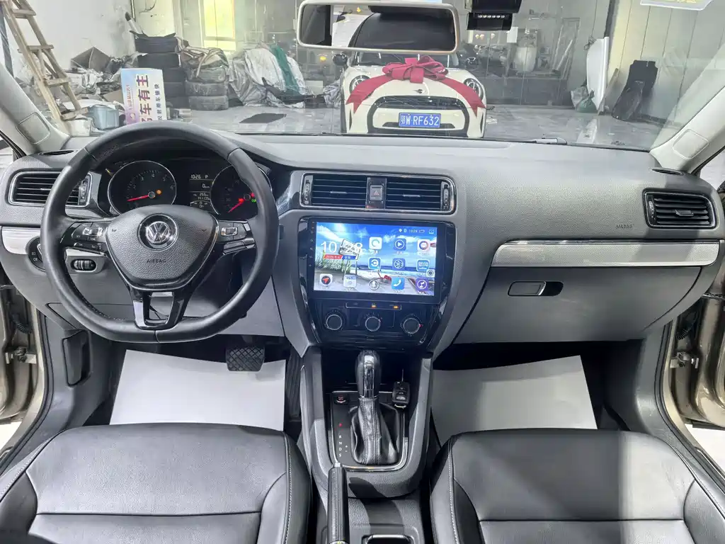 Volkswagen Sagitar 2017