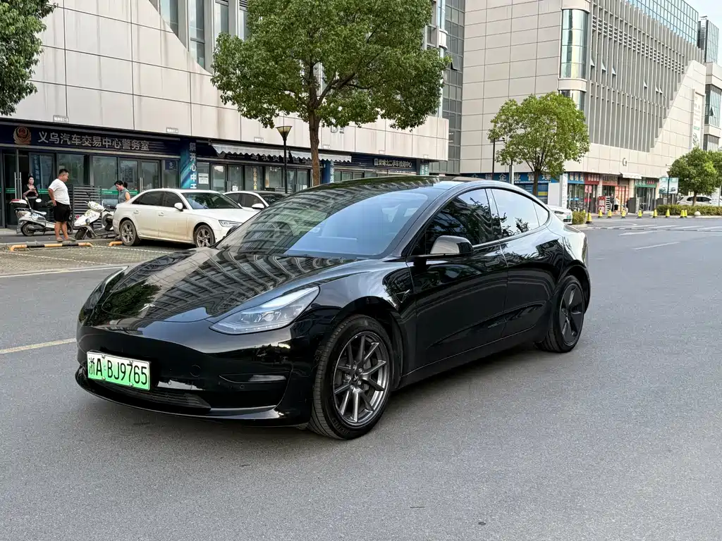 Tesla Model 3 2023 — фото 1