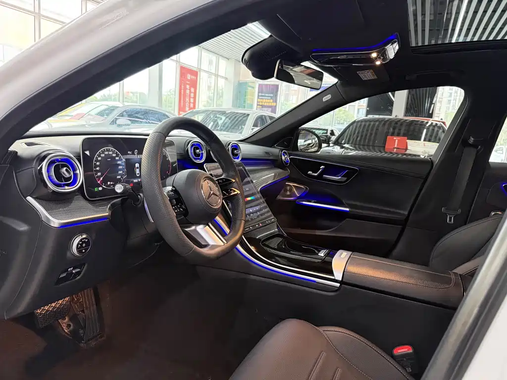 Mercedes-Benz C-Class 2023 — фото 8