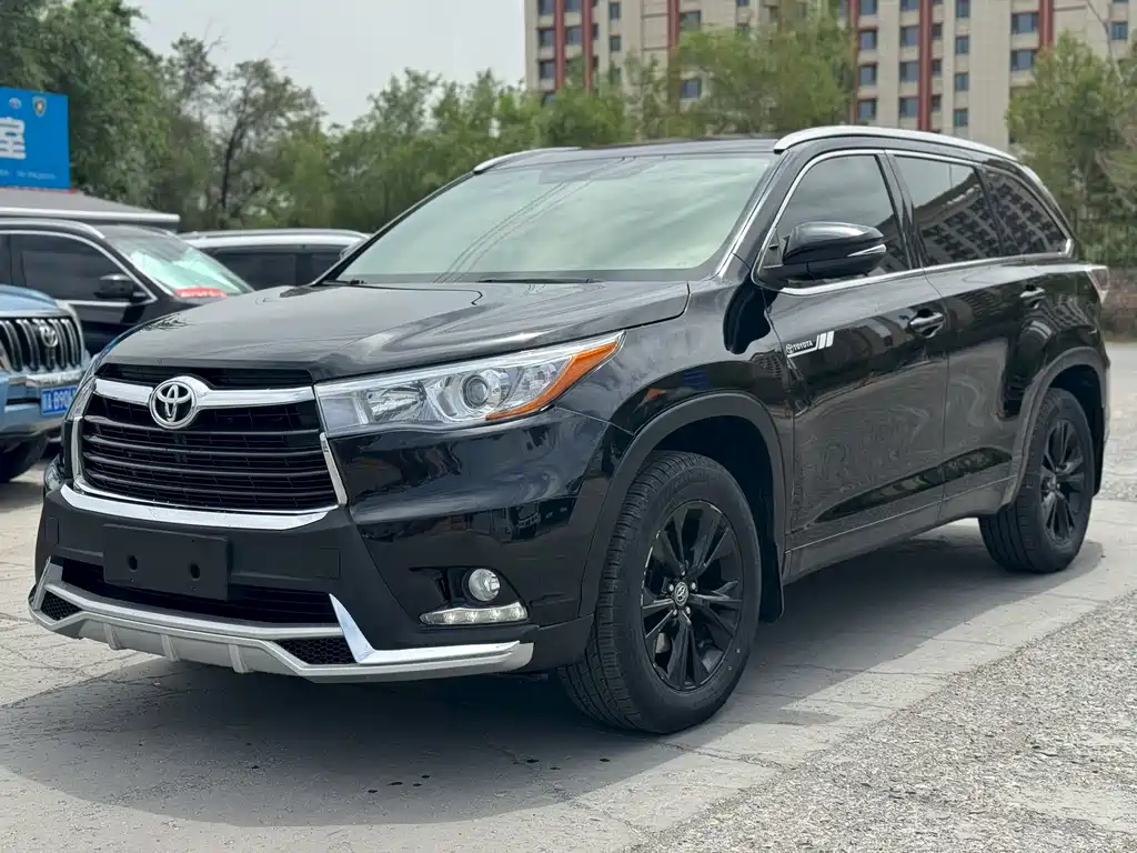 Toyota Highlander 2015 — фото 1