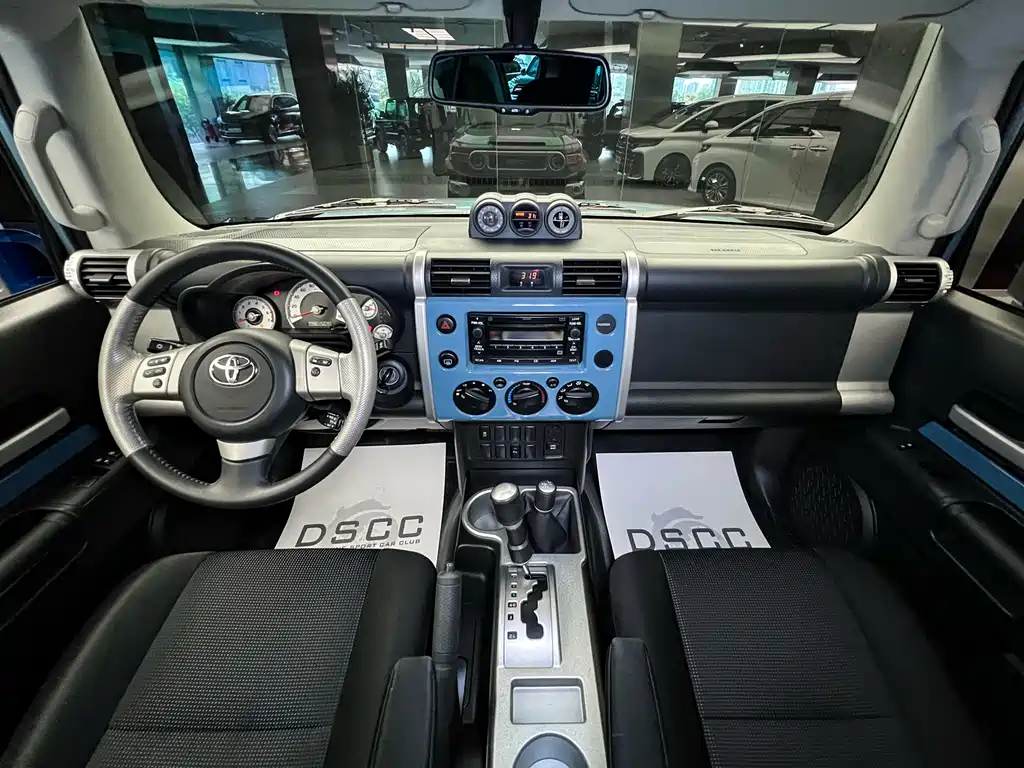 Toyota FJ Cruiser 2019 — фото 12