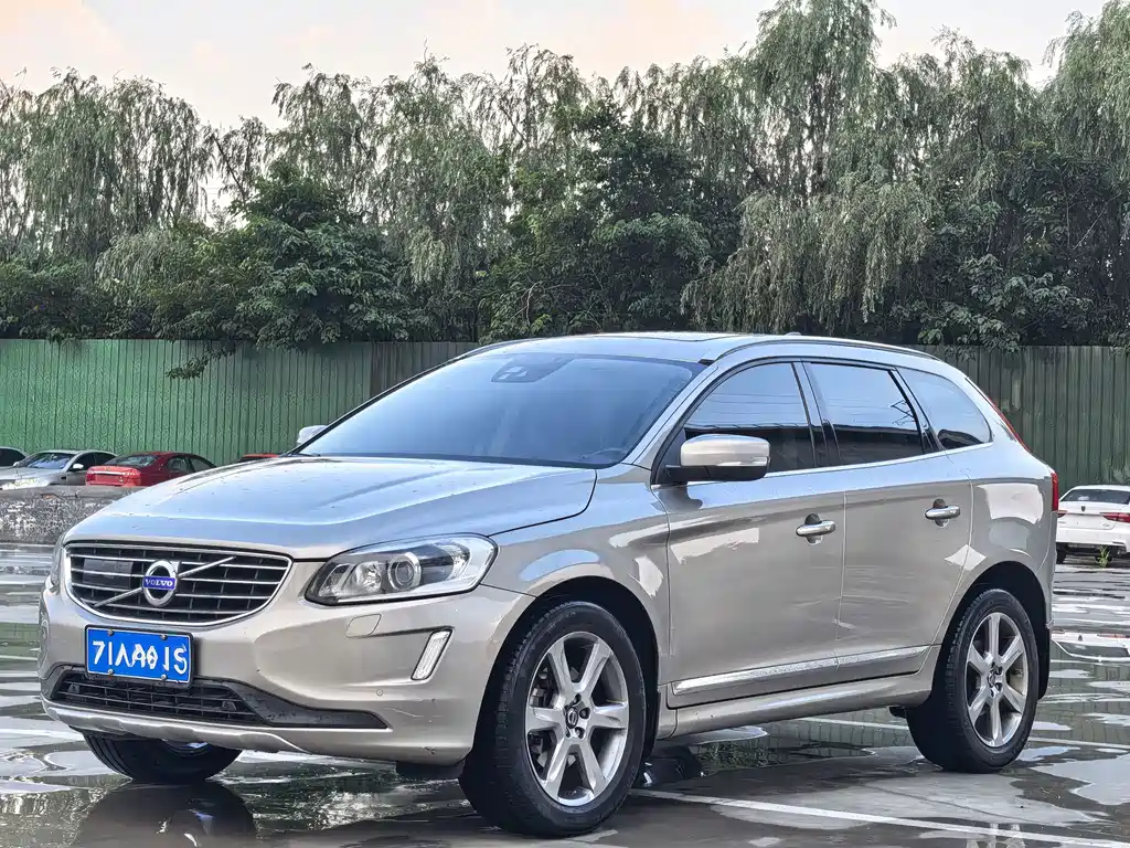 Volvo XC60 2015 — фото 1