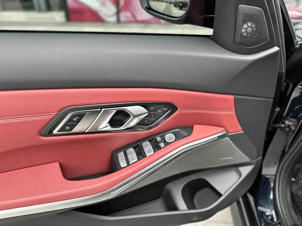 BMW 3 Series 2025 — фото 16