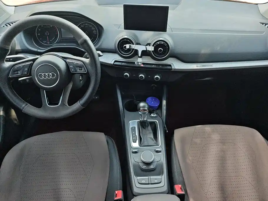Audi Q2L 2021 — фото 12