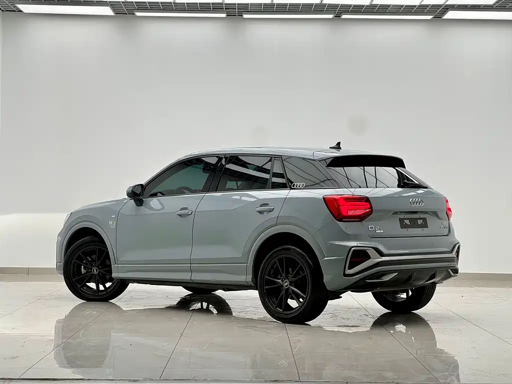 Audi Q2L 2023