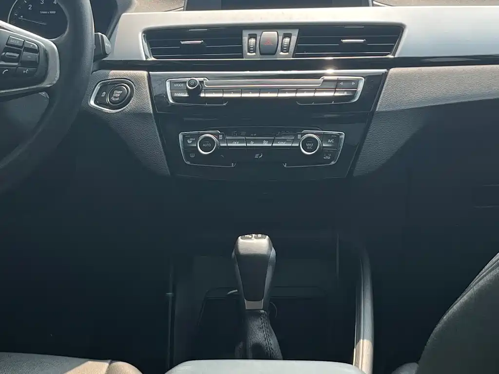 BMW X1 2018 — фото 13