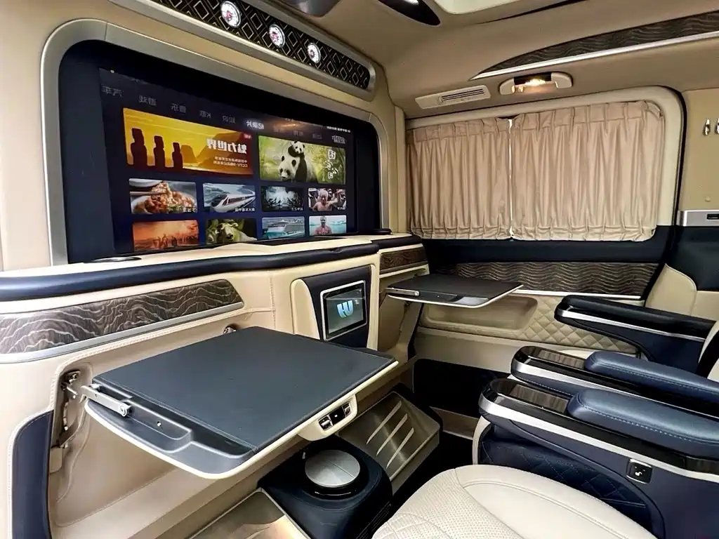 Mercedes-Benz V-Class 2022 — фото 18
