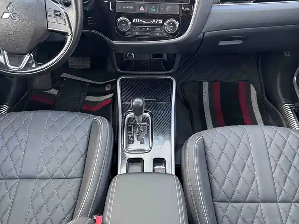 Mitsubishi Outlander 2021