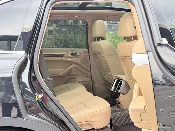 Porsche Cayenne 2011