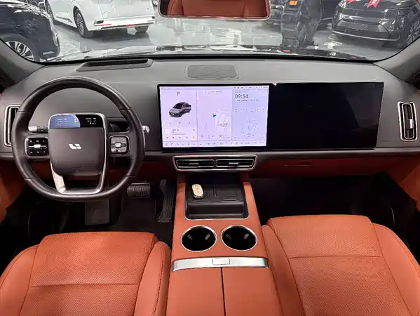 Li Auto L6 2024